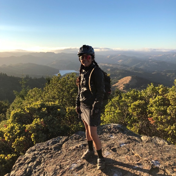 Meet your Posher, Dolores - Picture 2 of 4